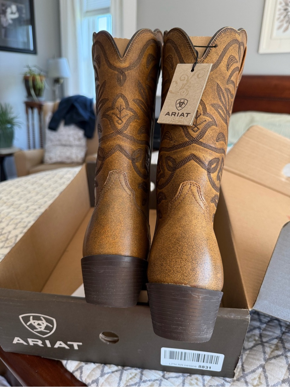 Ariat Tan/Brown Embroidered Western Boots - Picture 4 of 5